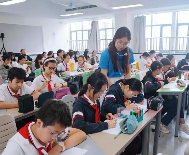 将庞大的差异教育理念转化为日常的实在画面需要坚实的实践途